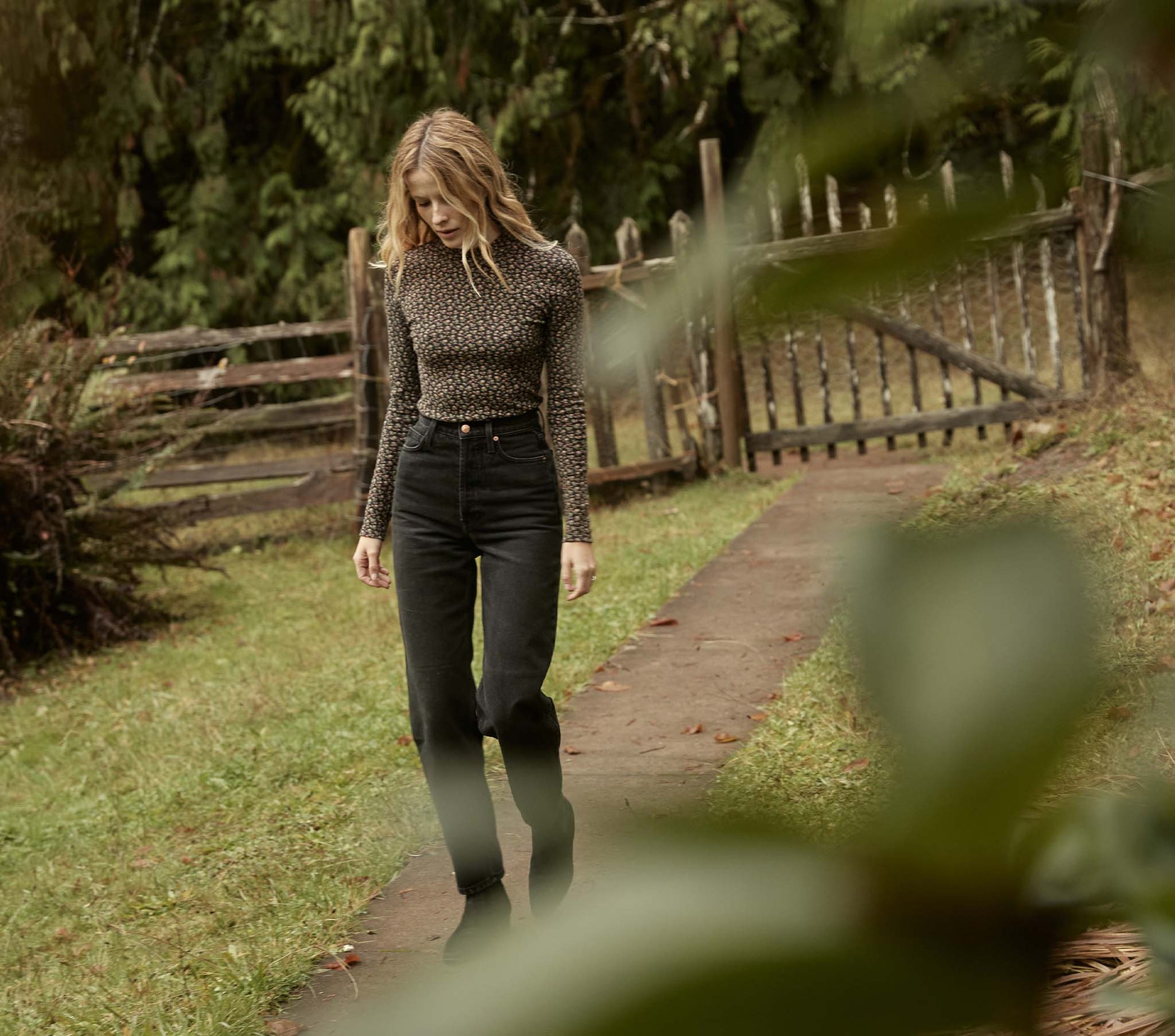 HMD -- MAXINE TEE -- NIGHTFALL SECRET GARDEN view 4
