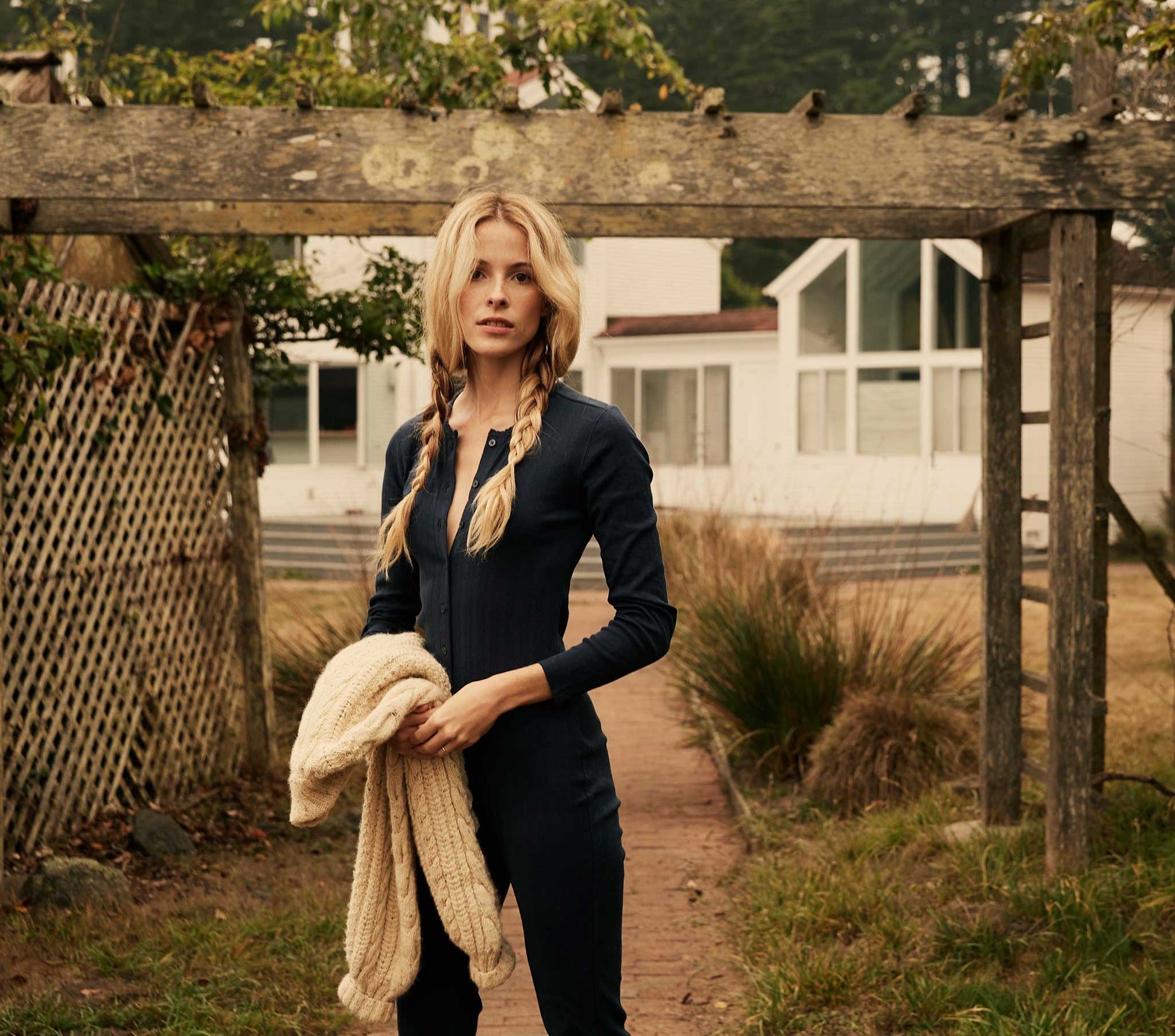 HMD -- MAISEY SUIT -- NAVY view 6
