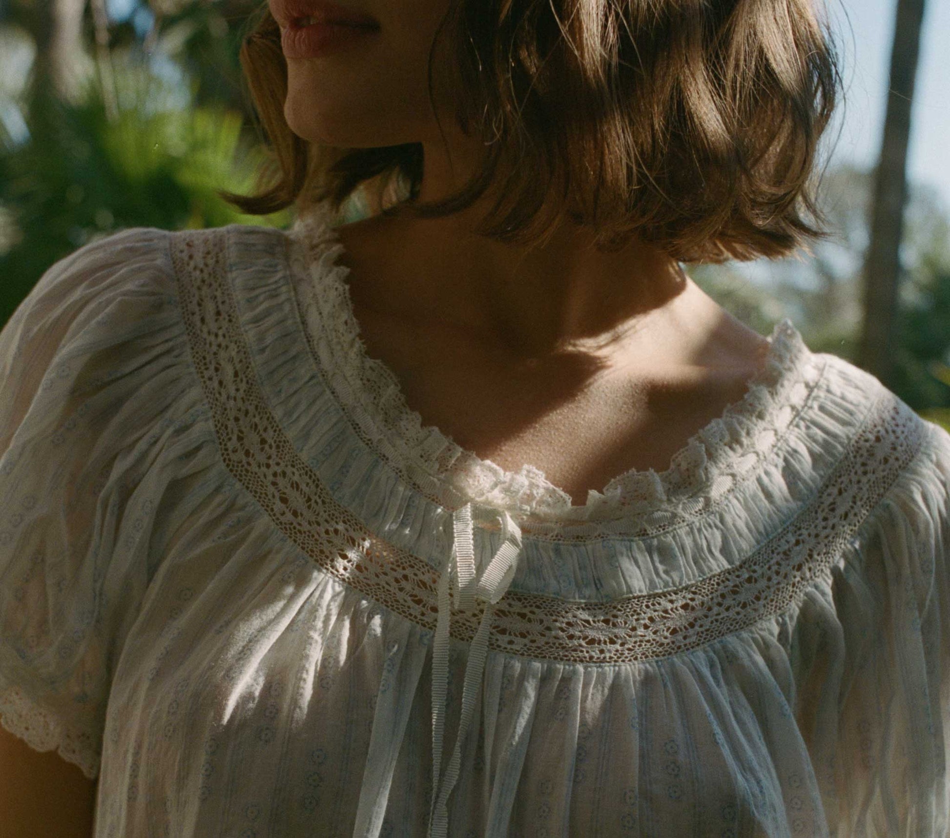 HMD -- REINE NIGHTGOWN -- ADELINE'S GARDEN view 3
