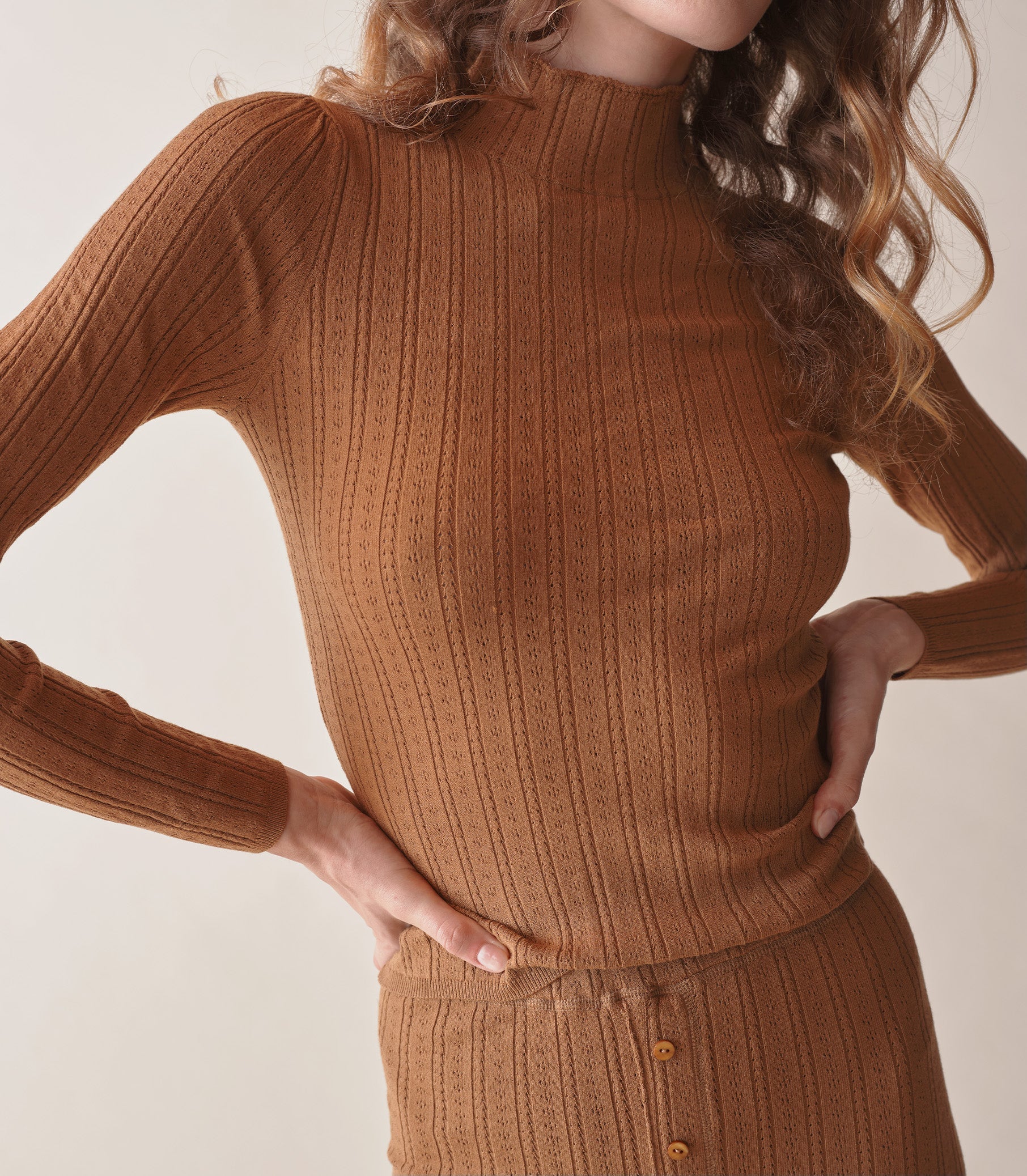 HMD -- OSLO TURTLENECK -- TOASTED PECAN