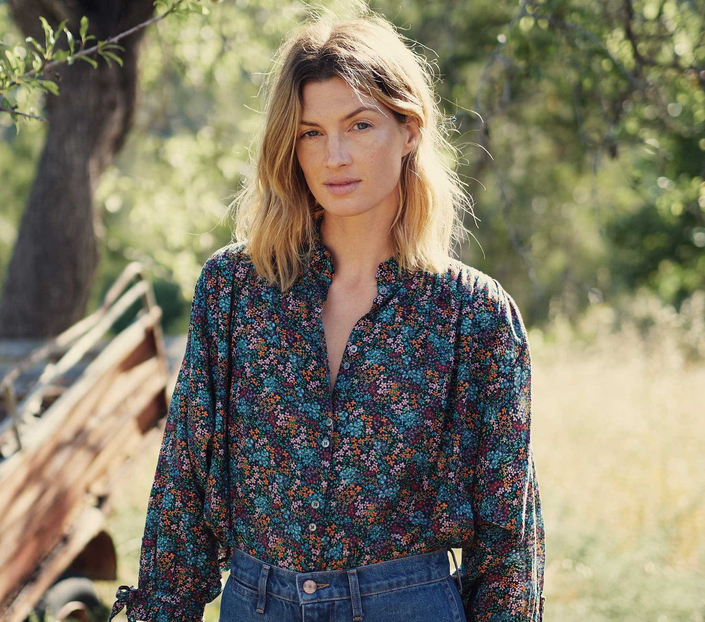 HMD -- ROSE TOP -- NAVY LADY BIRD FLORAL