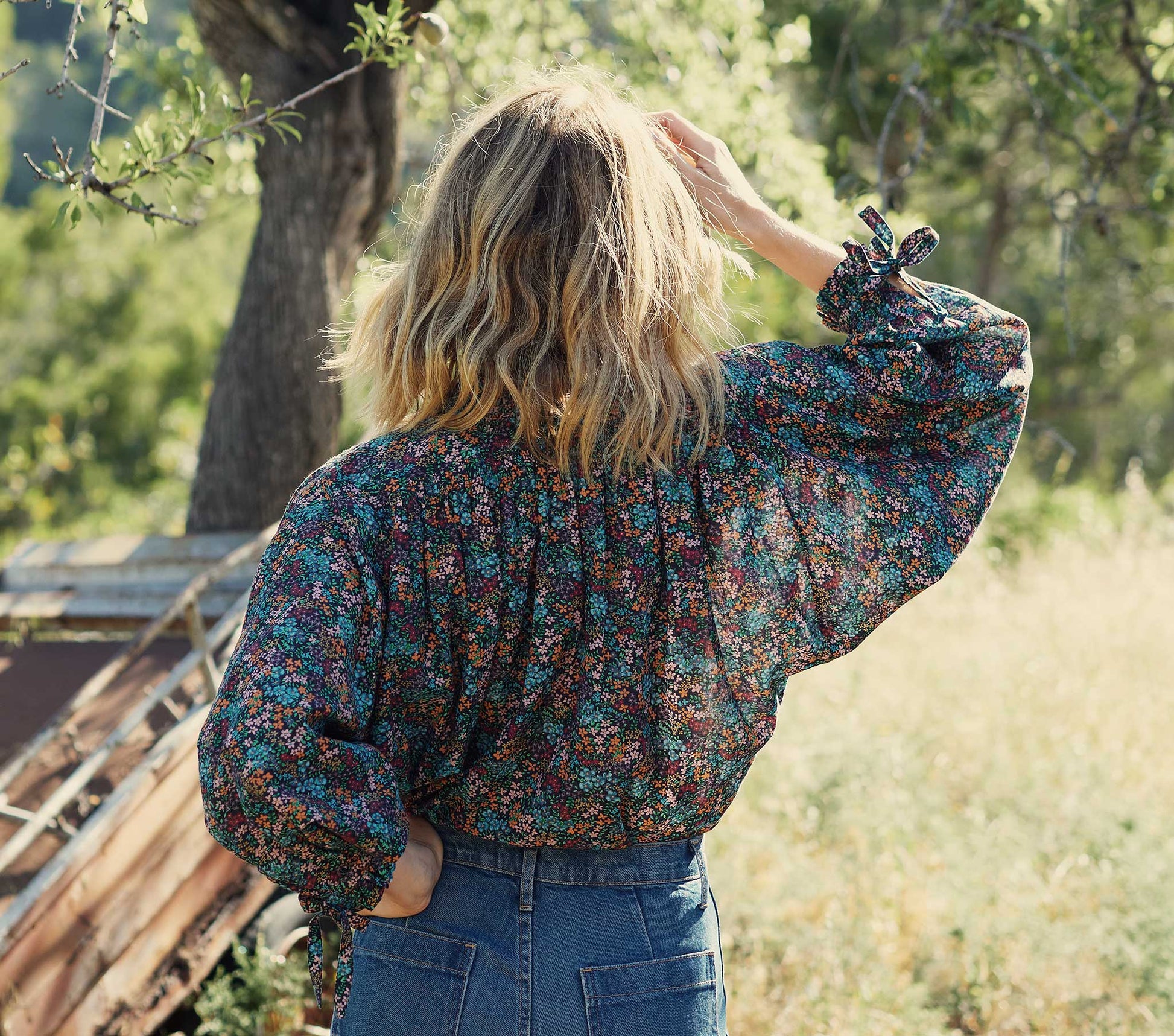 HMD -- ROSE TOP -- NAVY LADY BIRD FLORAL view 12
