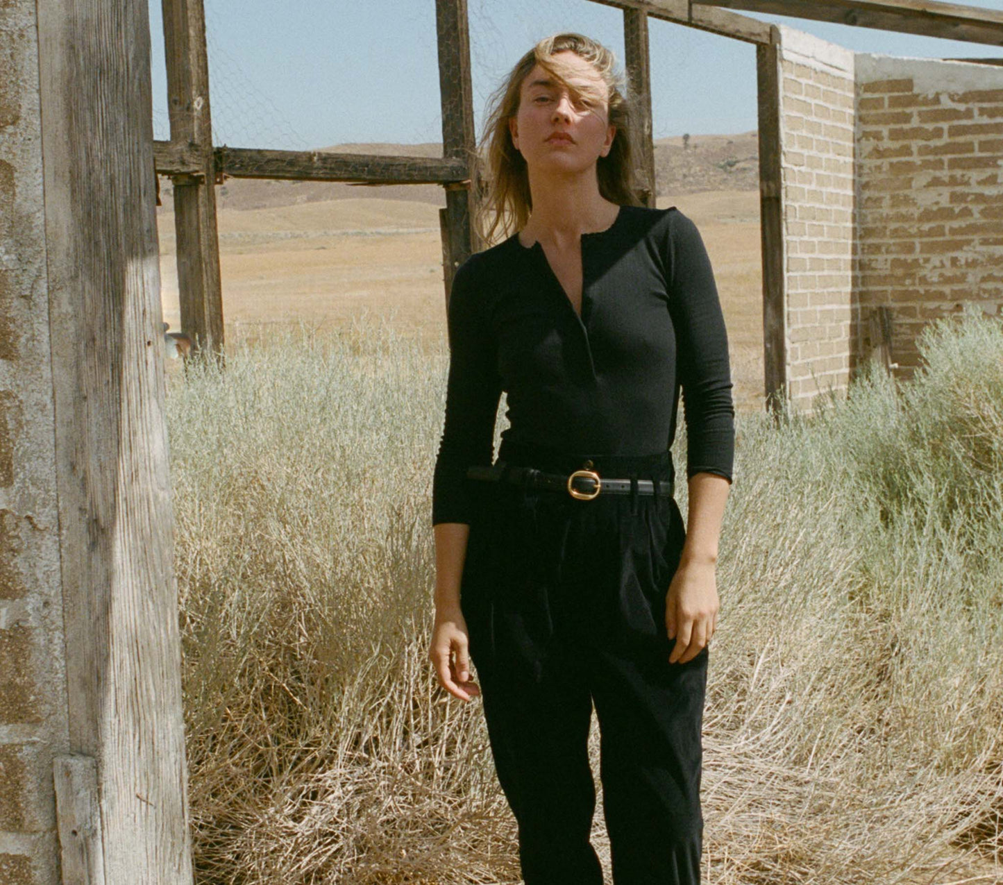 HMD -- PAOLA TEE -- BLACK