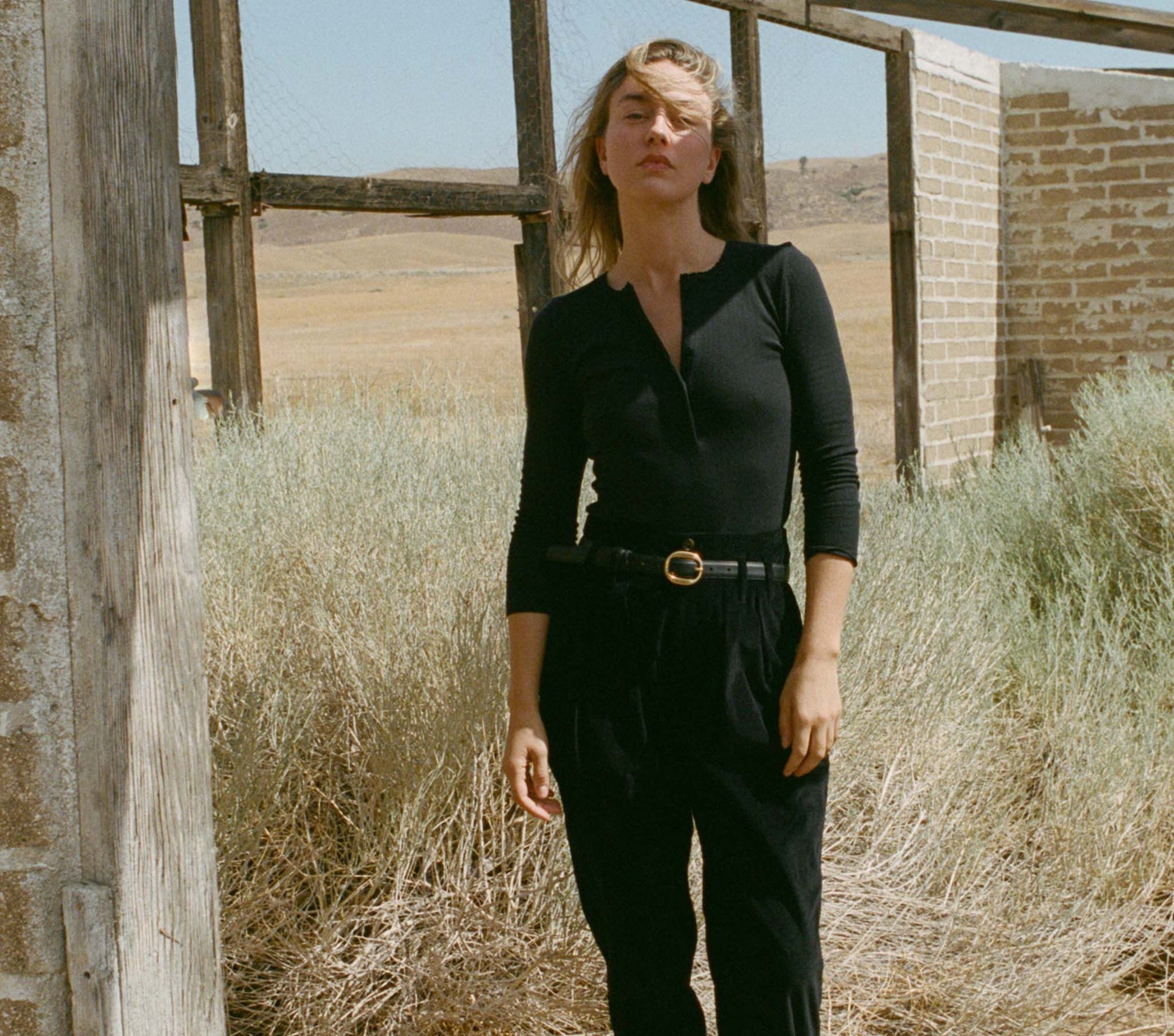 HMD -- PAOLA TEE -- BLACK view 1
