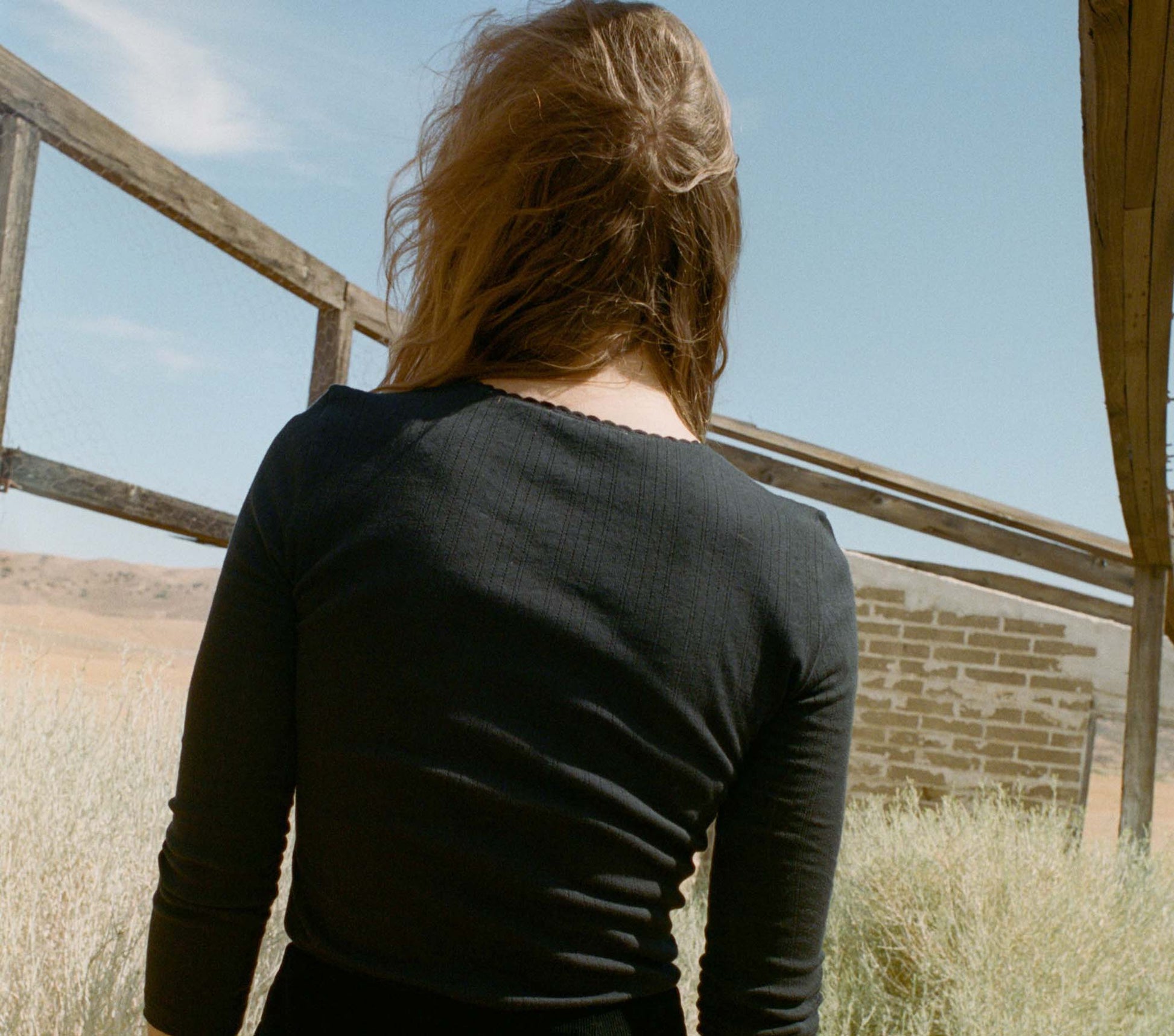 HMD -- PAOLA TEE -- BLACK view 4
