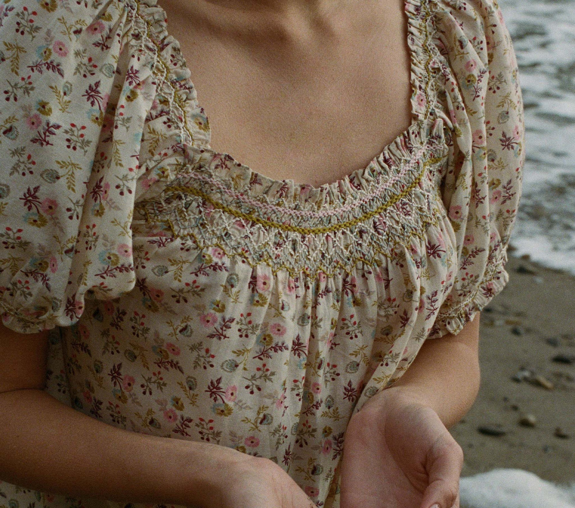 HMD -- PORTIA TOP -- FEATHERED FLORAL view 2
