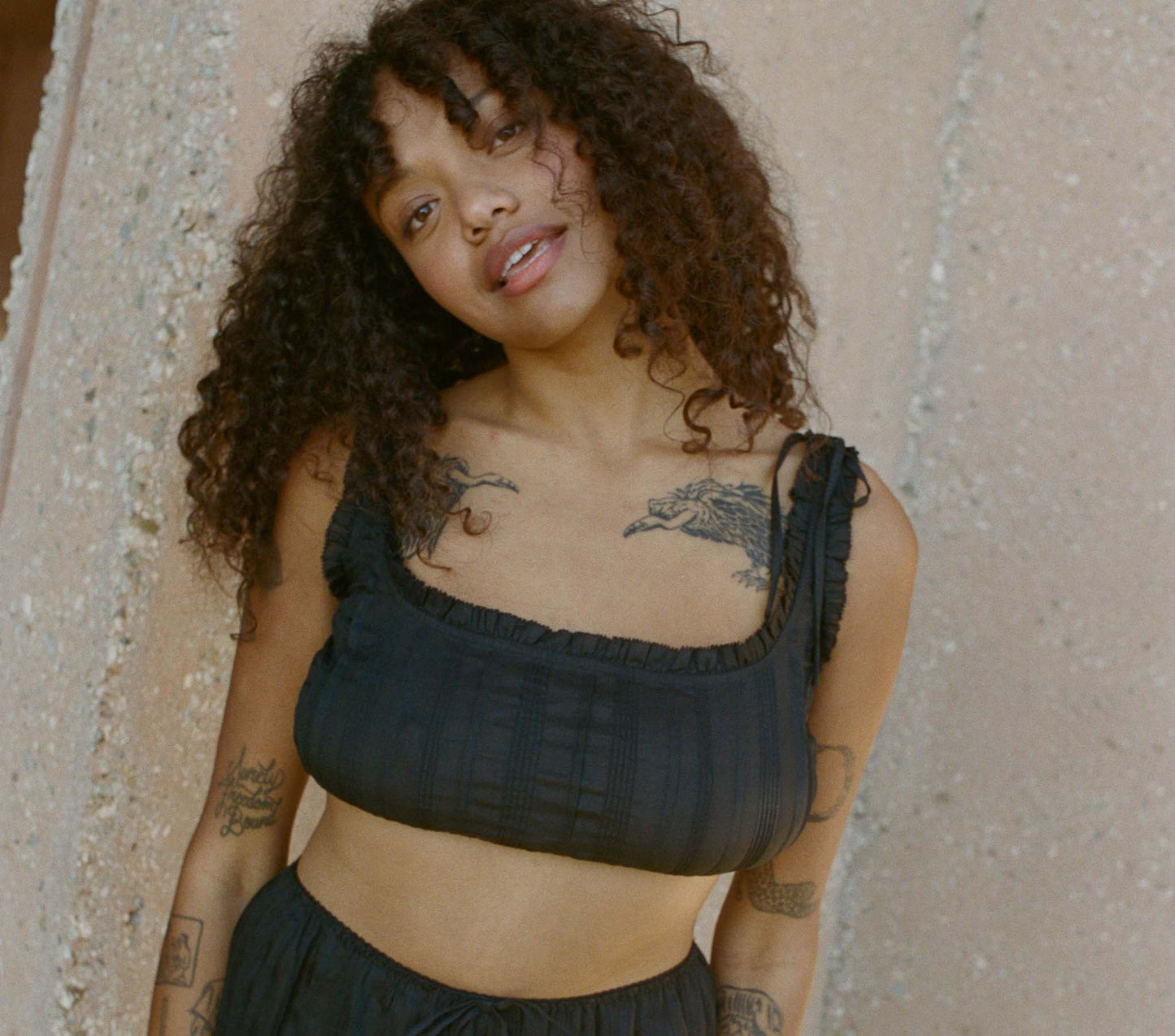 HMD -- RENEE TOP -- BLACK