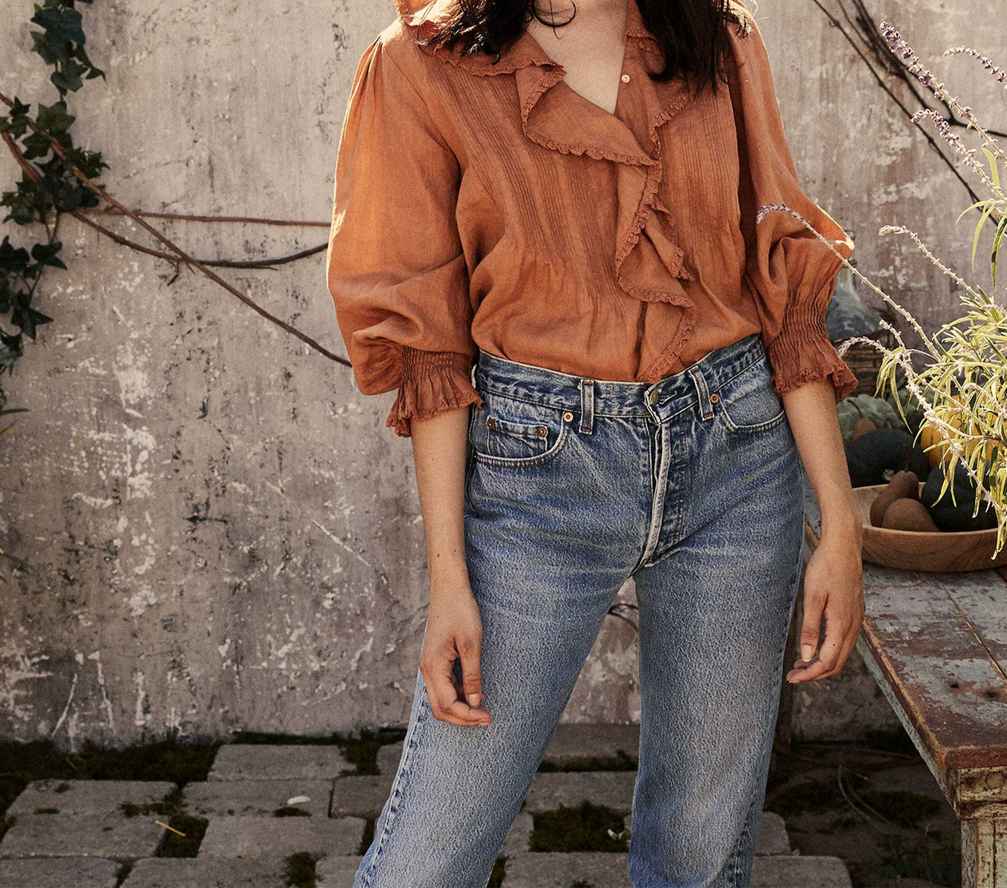 HMD -- RIVER TOP -- CLOVE