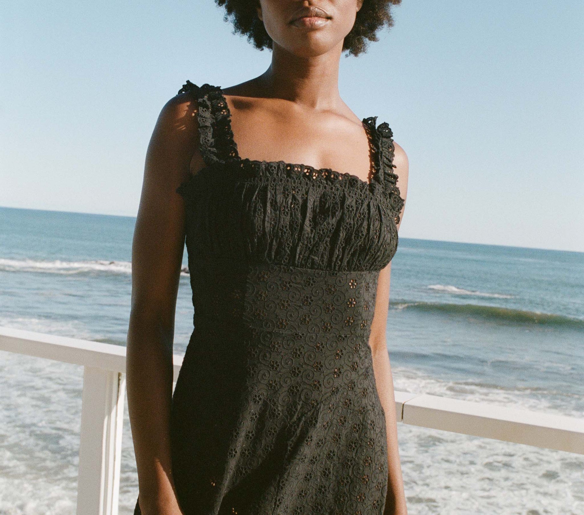 HMD -- ROMA DRESS -- BLACK view 3
