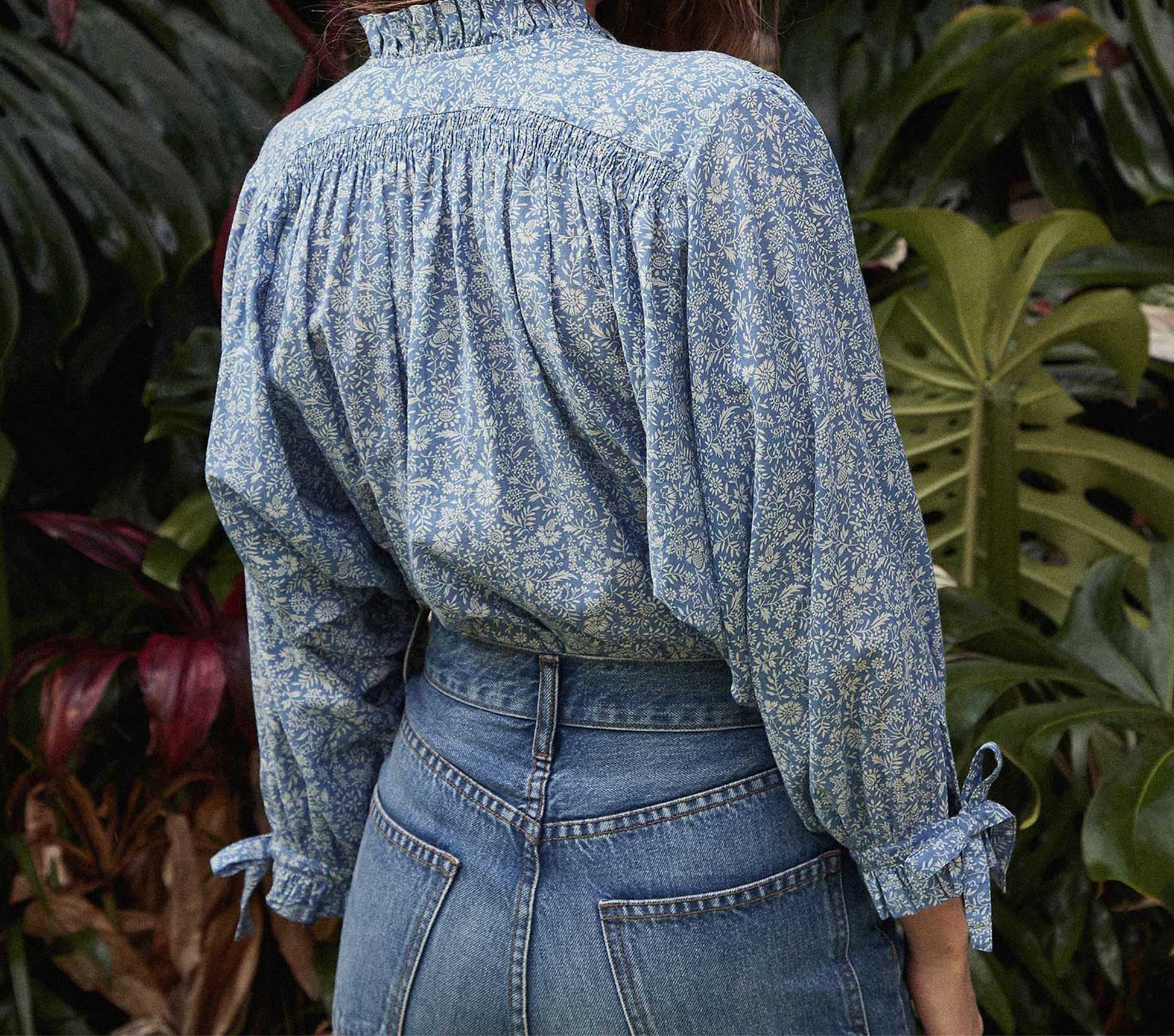 HMD -- ROSE TOP -- BLUE GARDEN BLOOM view 2
