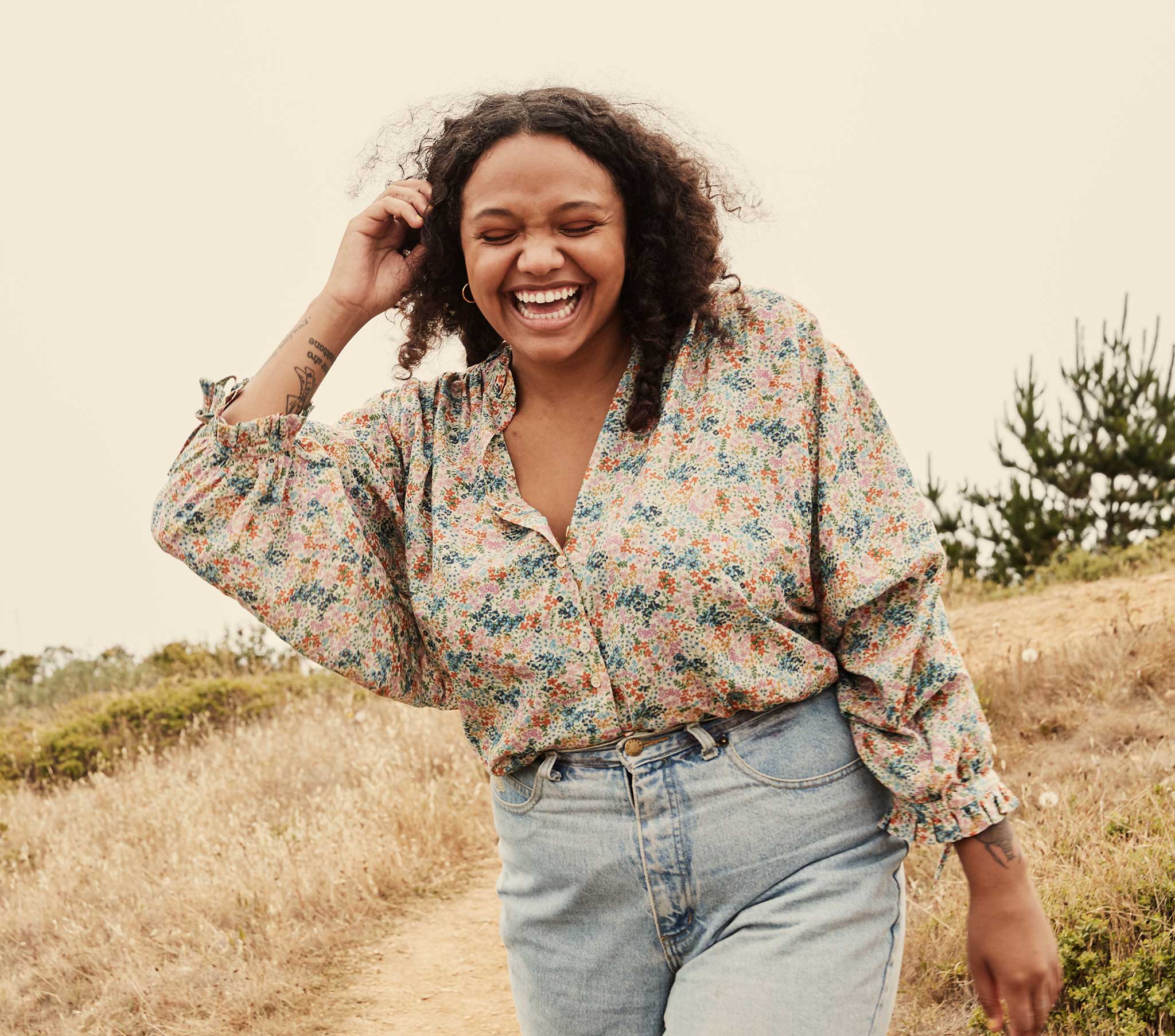 HMD -- ROSE TOP -- CREAM LADY BIRD FLORAL