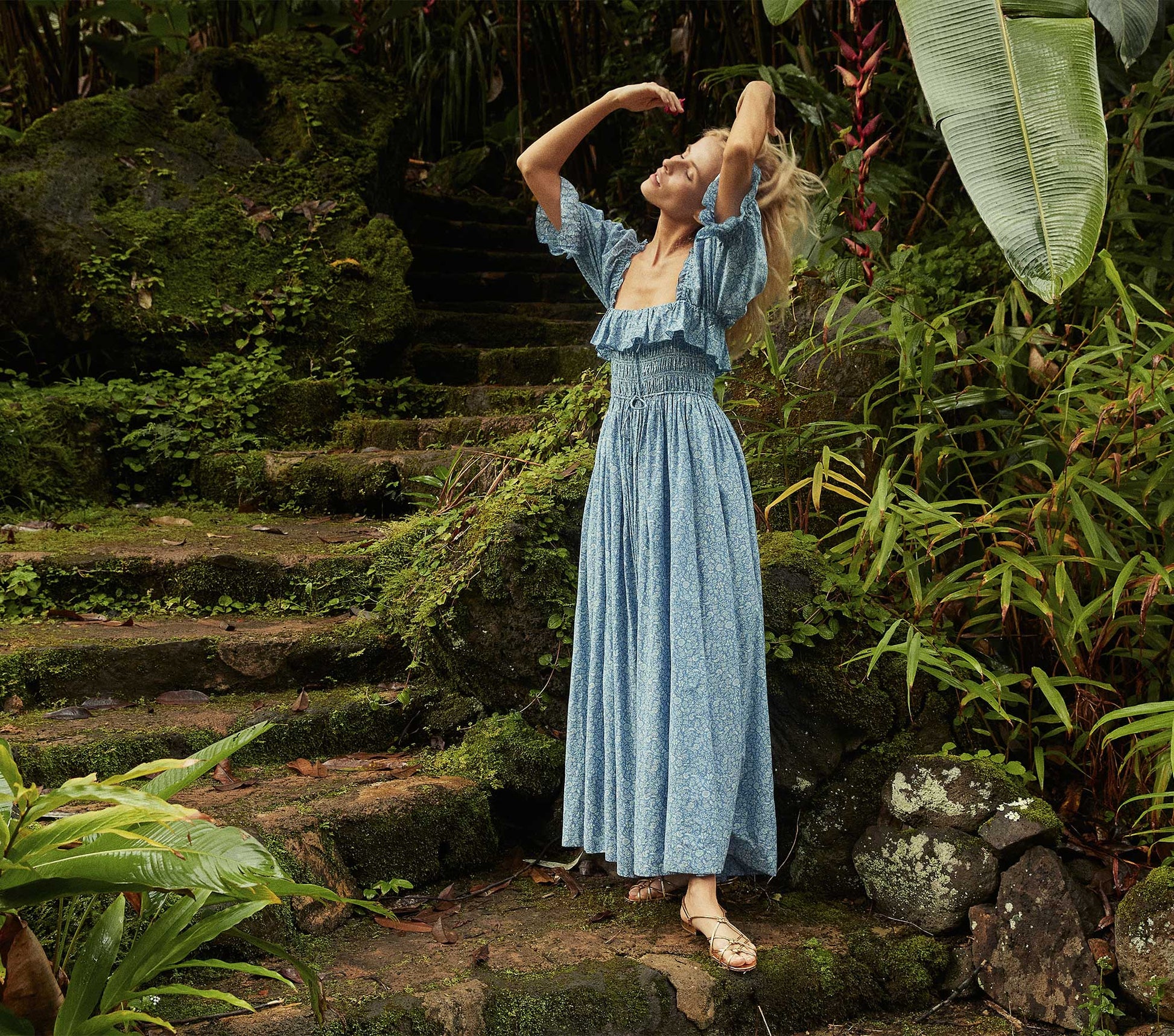 HMD -- SOL DRESS -- BLUE GARDEN BLOOM view 5
