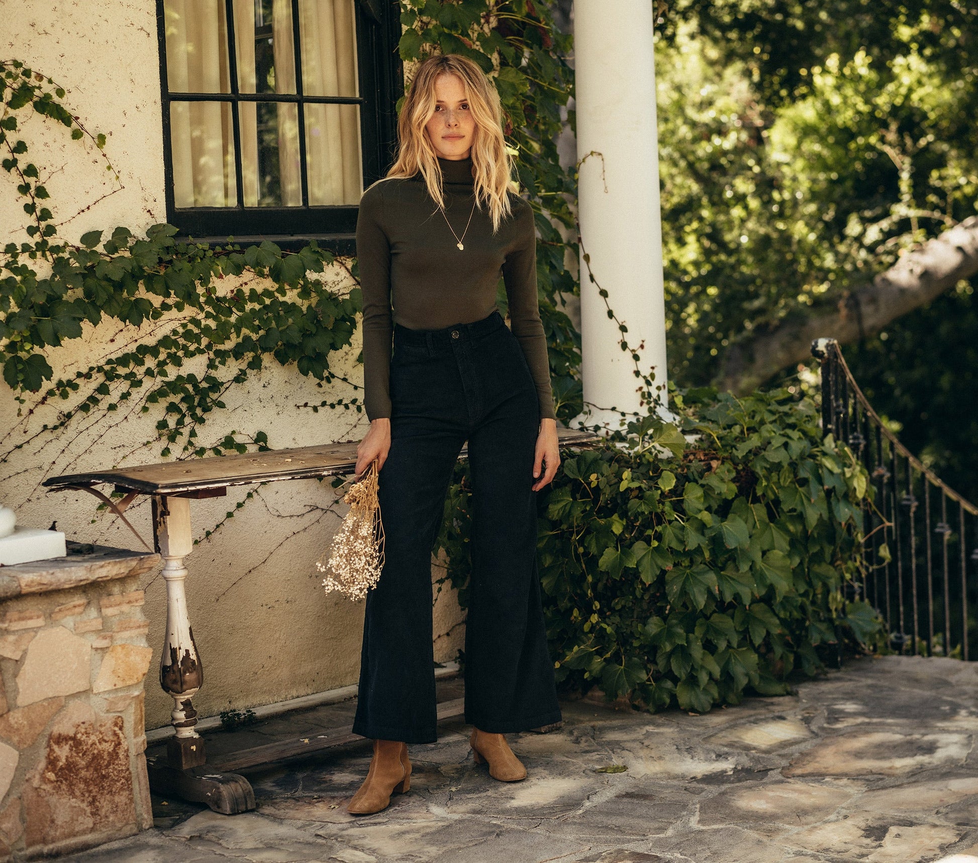 HMD -- SUNDER SWEATER -- DARK GREEN view 2
