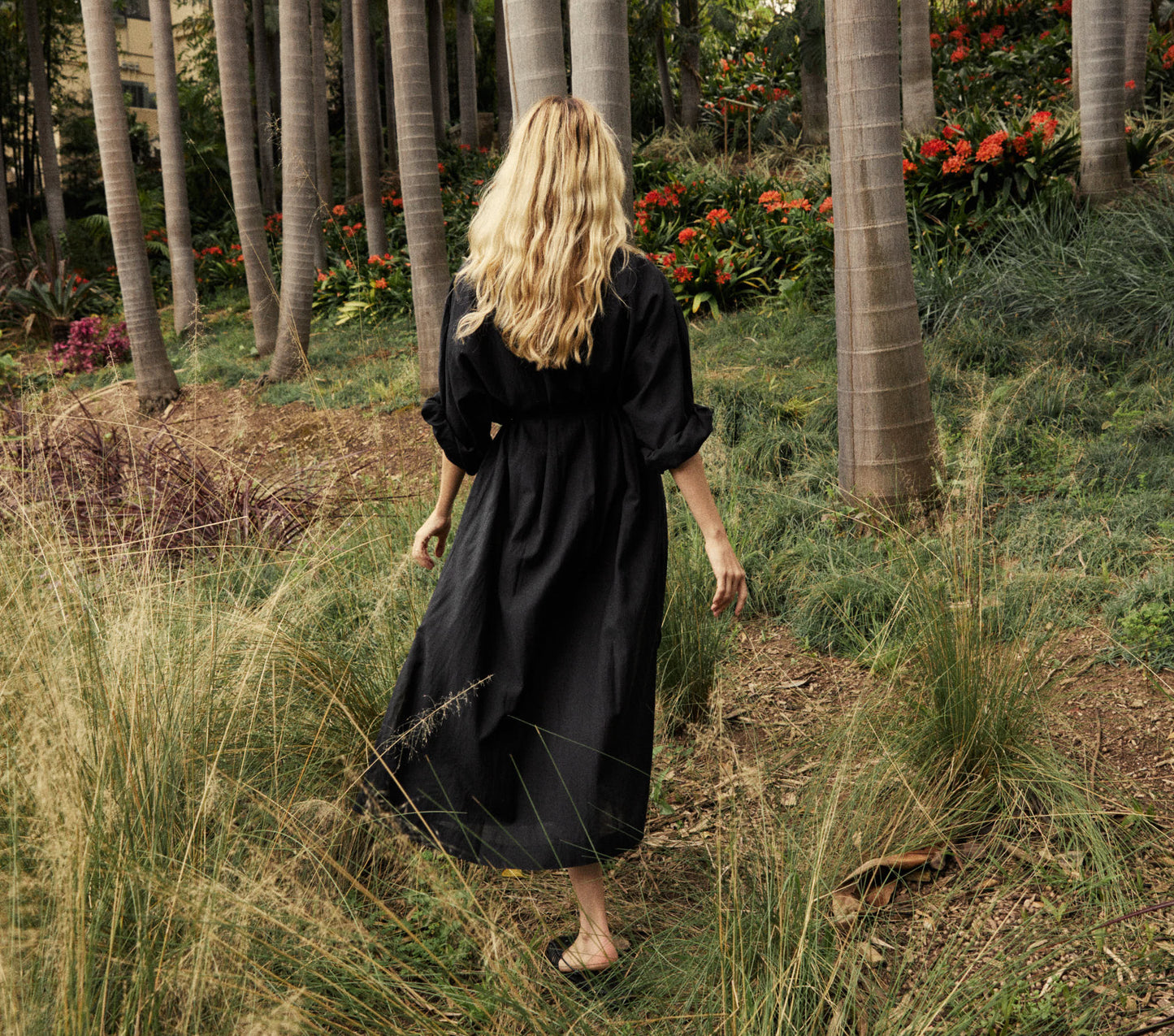 HMD -- JOAN DRESS -- BLACK