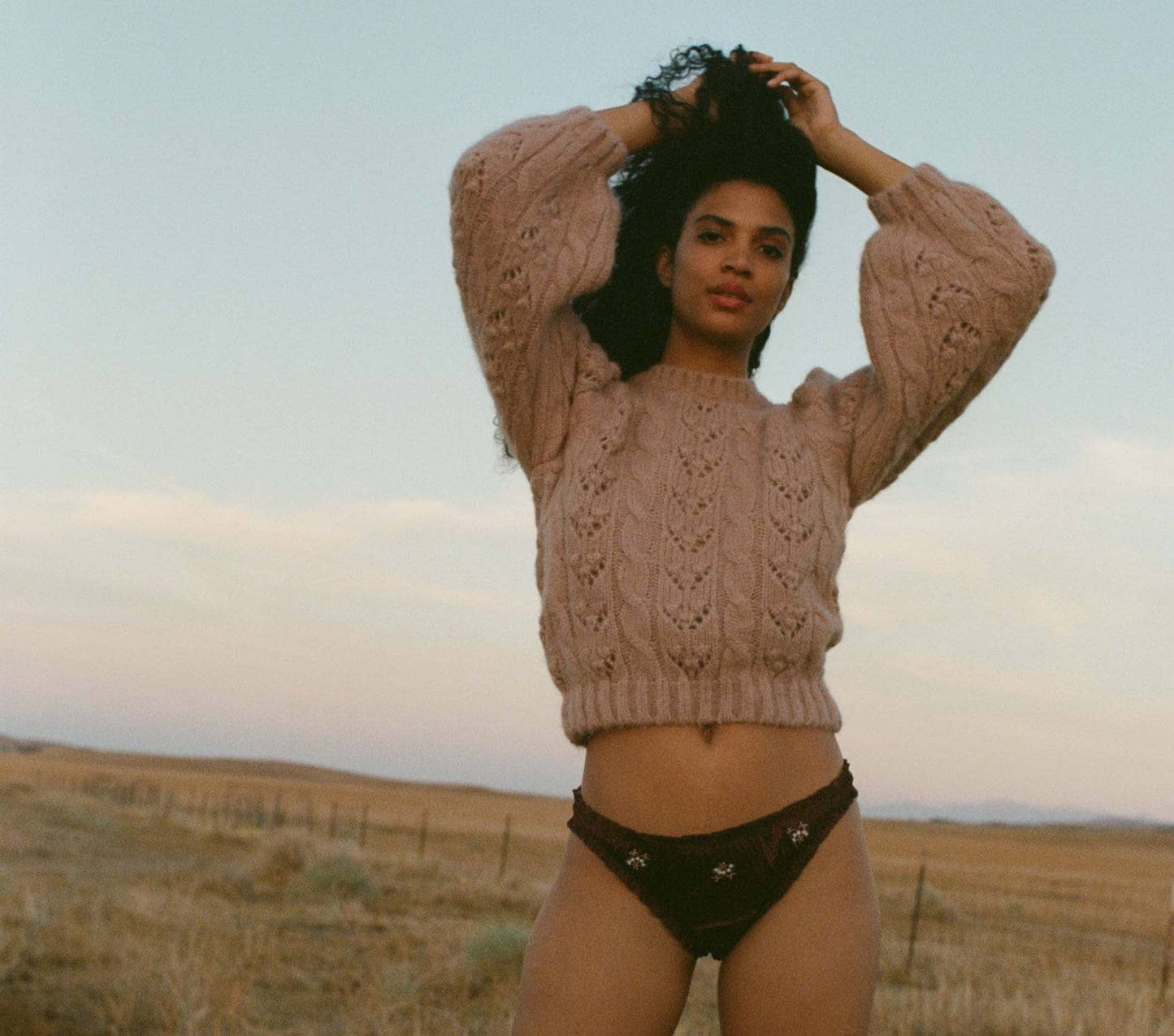 HMD -- TUDOR SWEATER -- CLAY