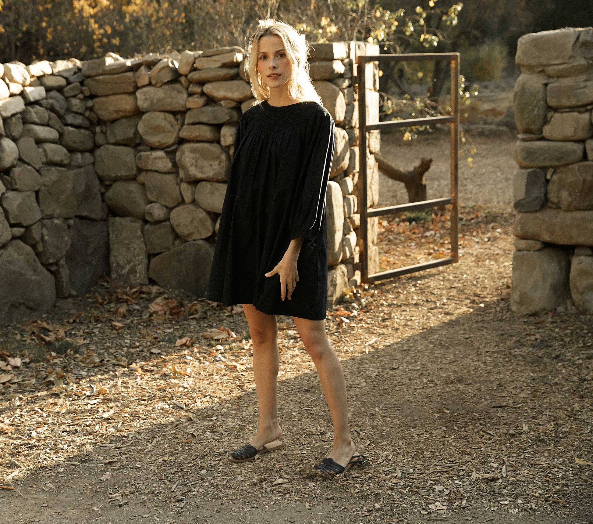 HMD -- THEDA DRESS -- BLACK view 3
