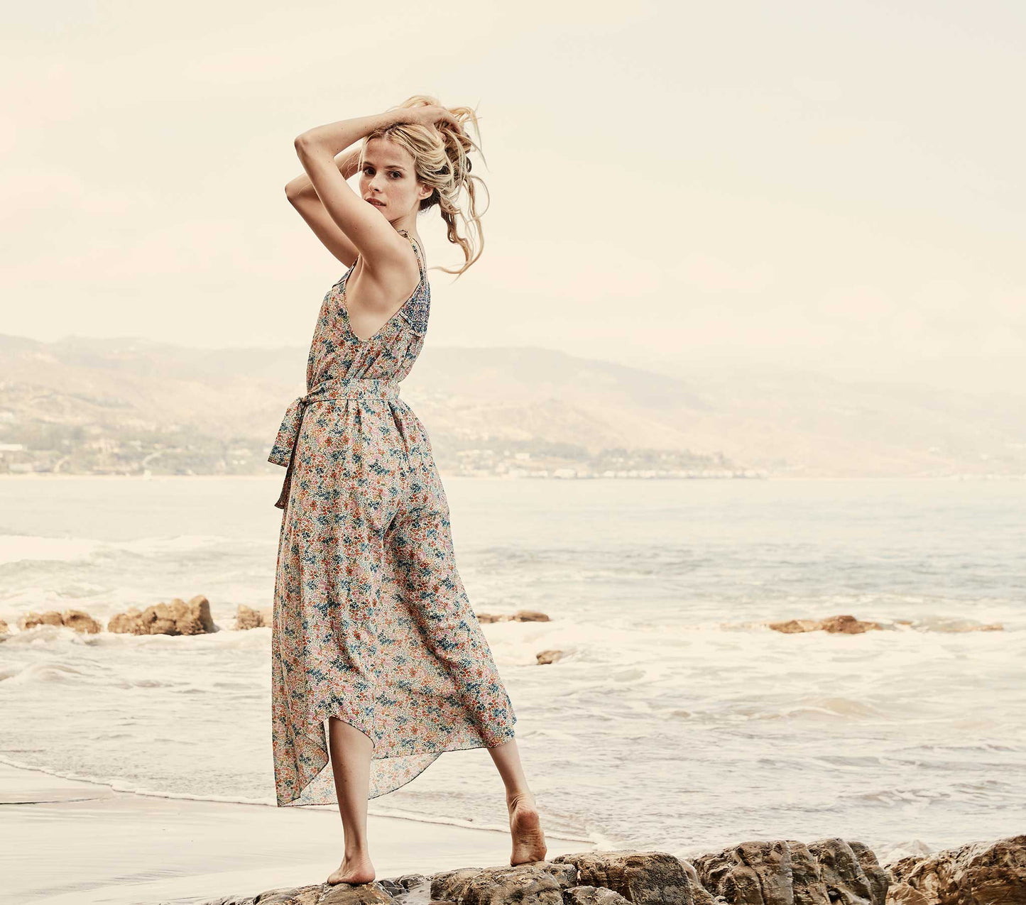 HMD -- THOREAU DRESS -- CREAM LADY BIRD FLORAL
