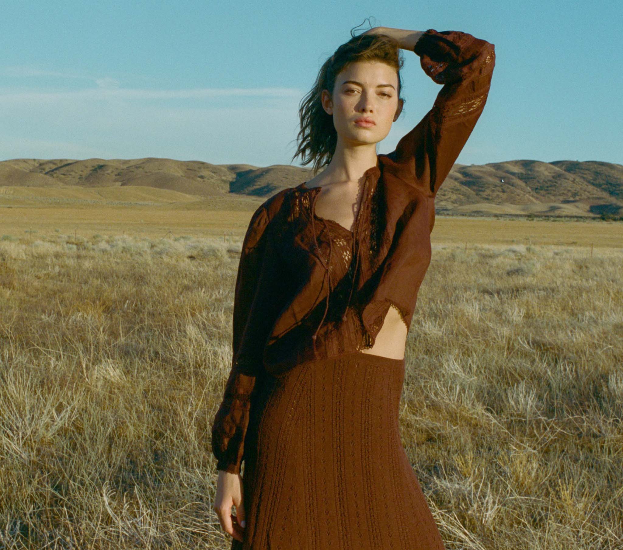 HMD -- VANESSA TOP -- ANTIQUE WALNUT