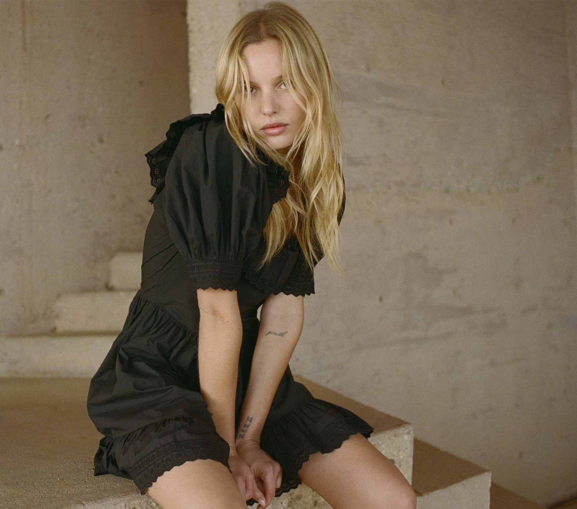 HMD -- WINNIE DRESS -- BLACK view 4
