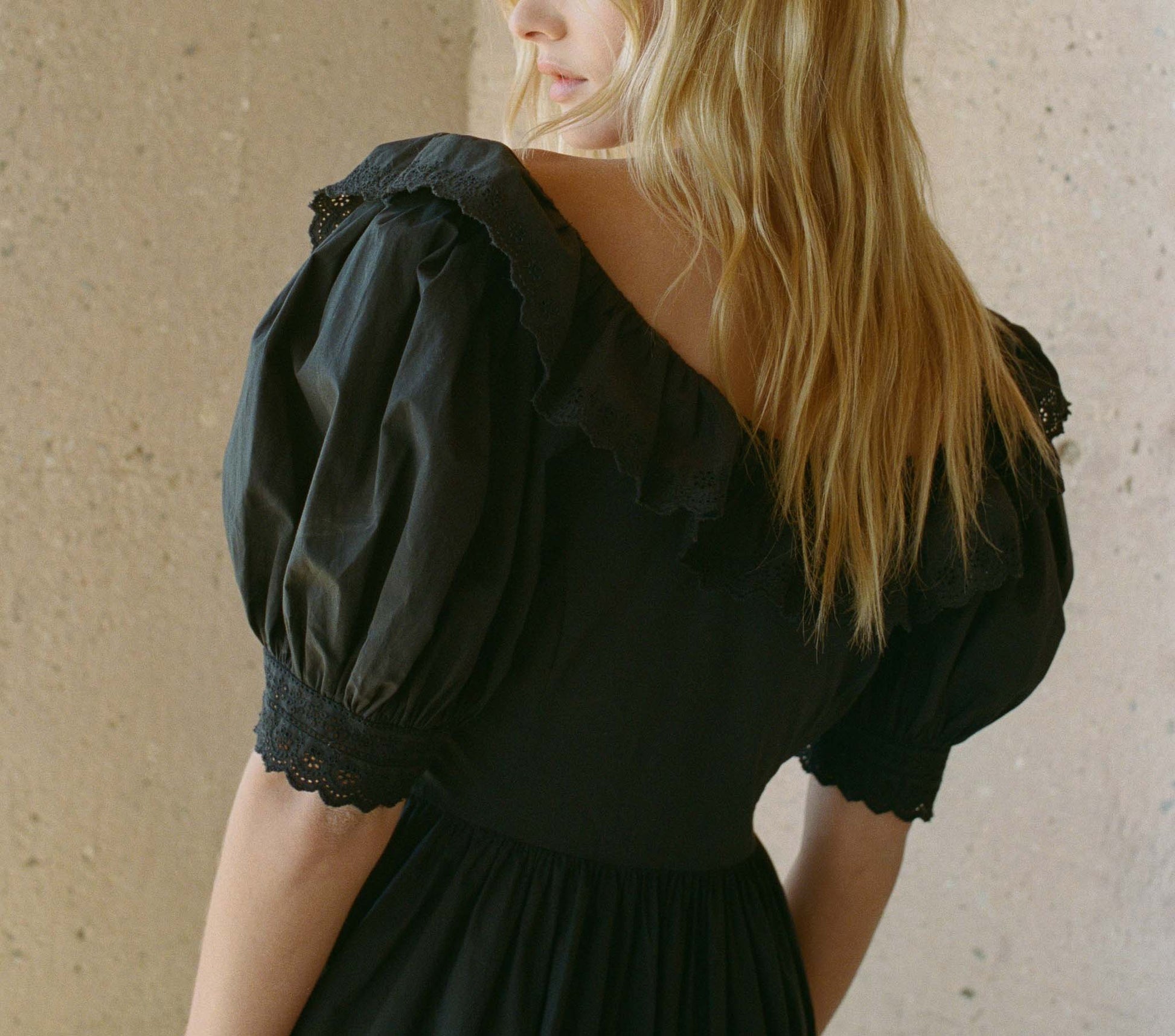 HMD -- WINNIE DRESS -- BLACK view 6
