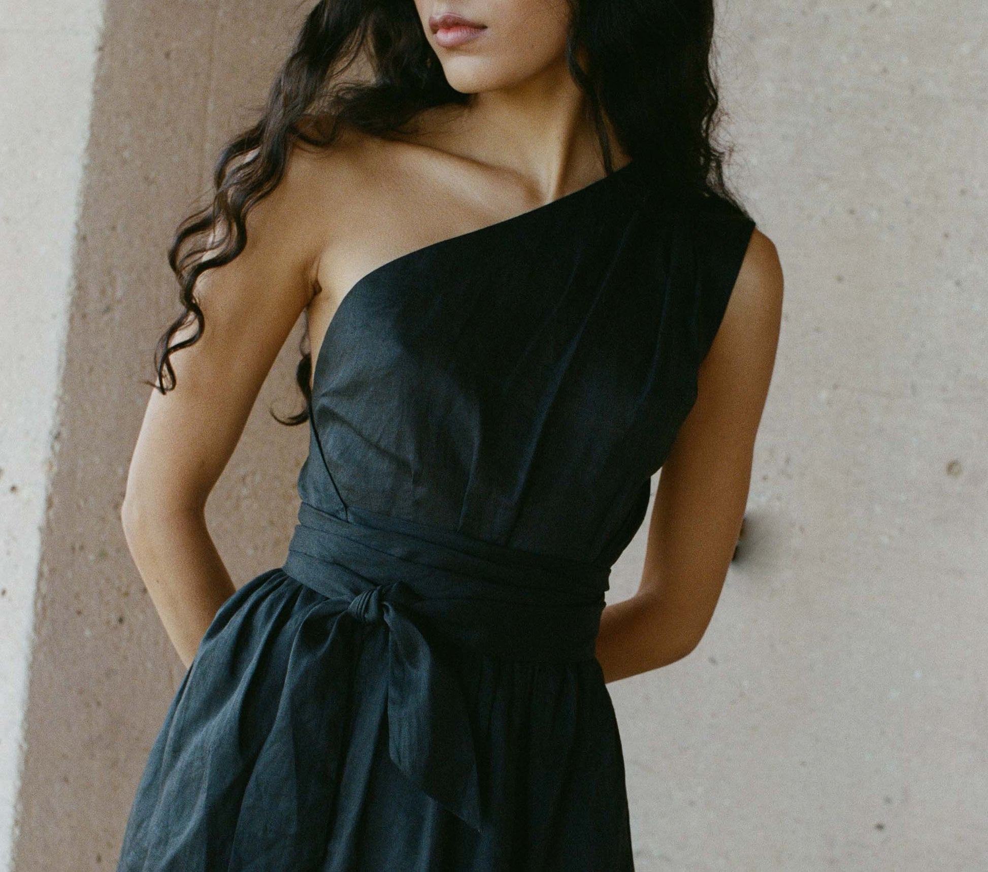 HMD -- YVONNE DRESS -- BLACK view 2
