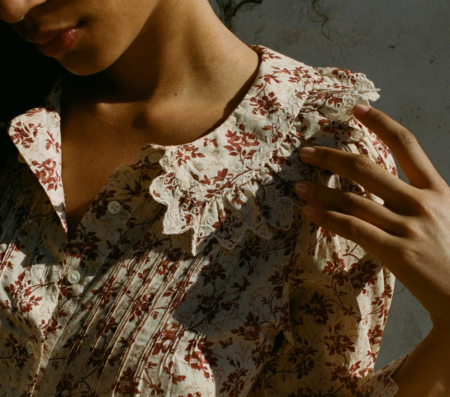 HMD -- HICKORY TOP -- BURGUNDY SONGBIRD TOILE