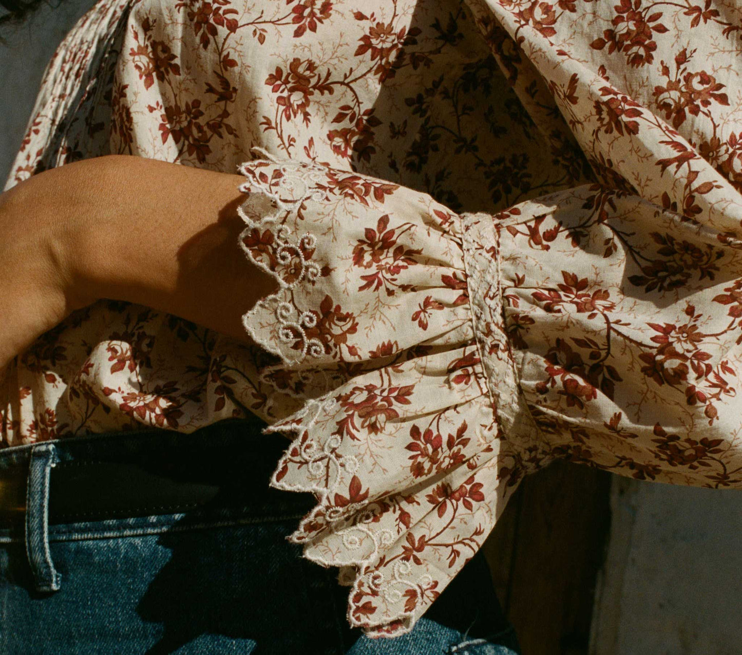 HMD -- HICKORY TOP -- BURGUNDY SONGBIRD TOILE