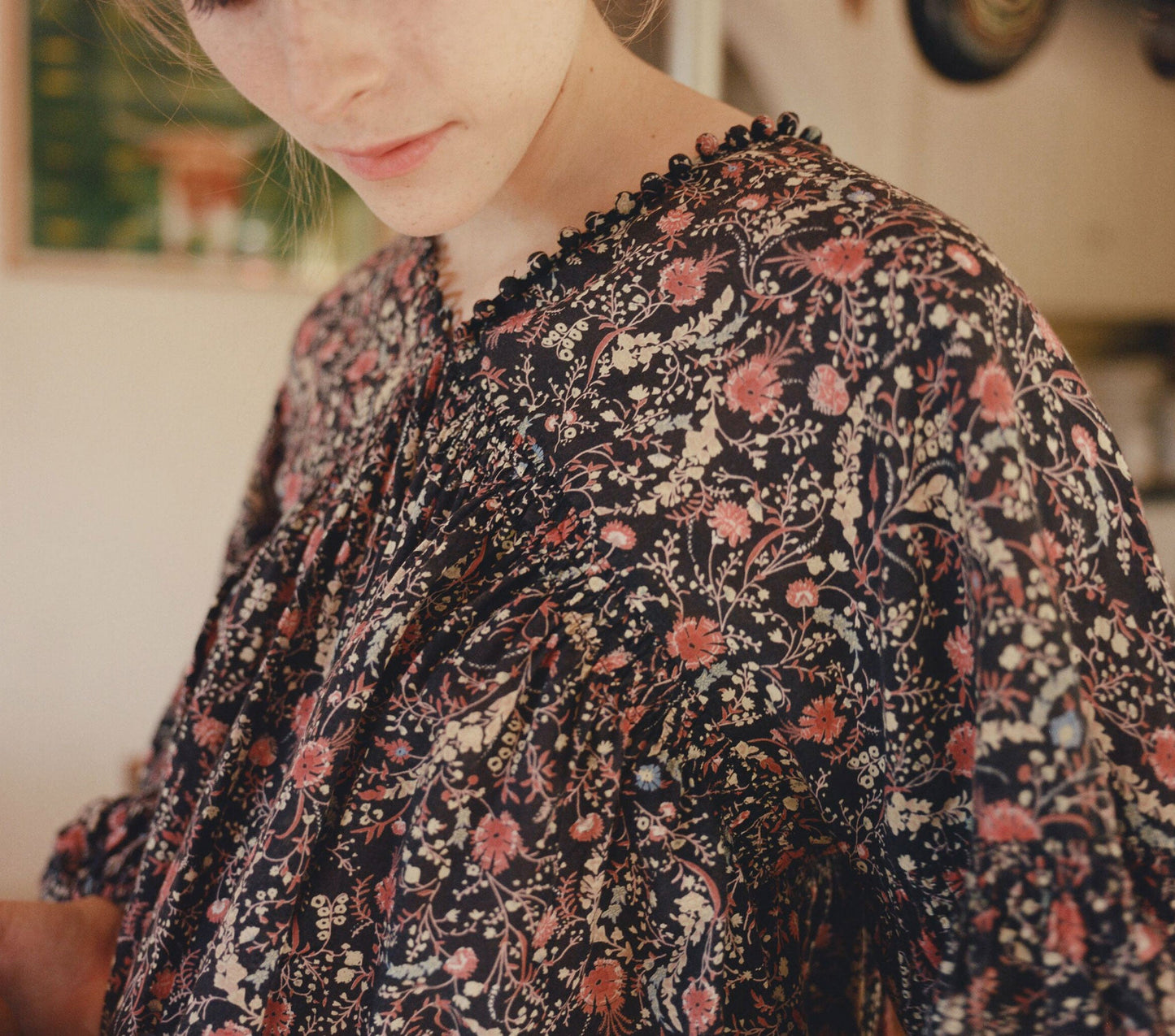 HMD -- THISTLE TOP -- BLACK MULTI