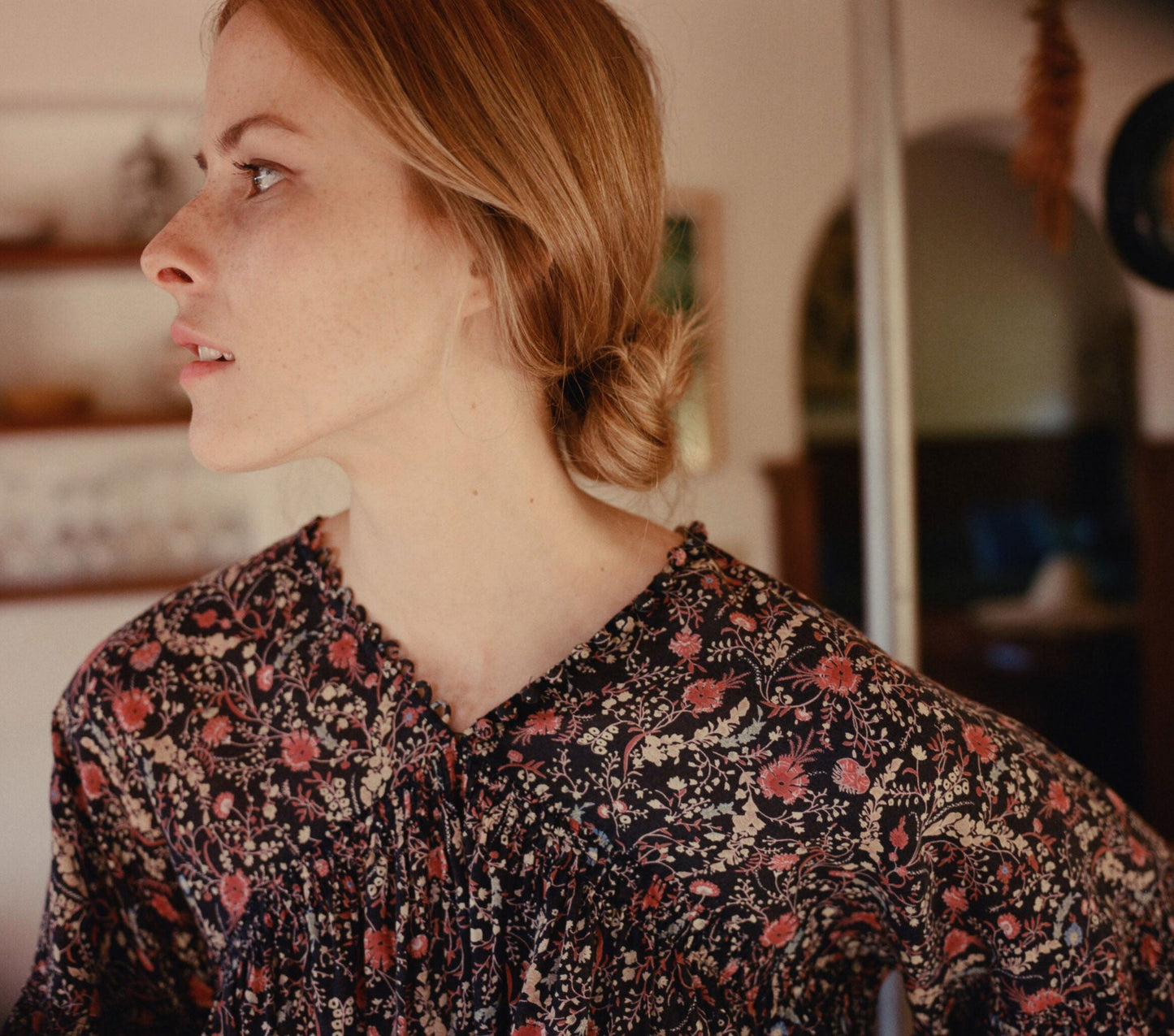 HMD -- THISTLE TOP -- BLACK MULTI